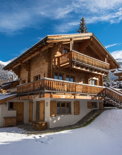 Hotels vs Chalets - Ski Armadillo