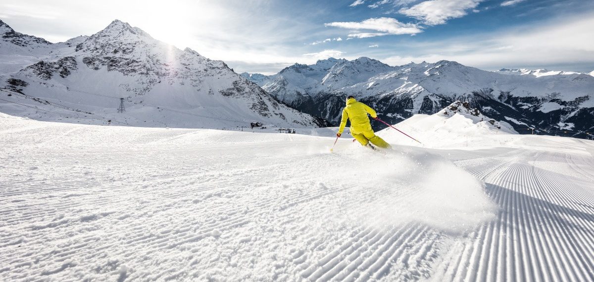 Skiing in Switzerland - Ski Armadillo